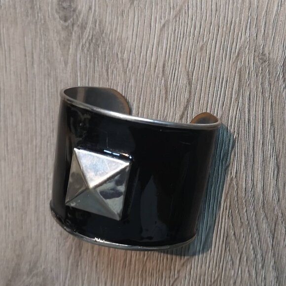 Y2K Vintage Single Silver Studded BLACK Enamel Cuff Bracelet - Picture 5 of 7